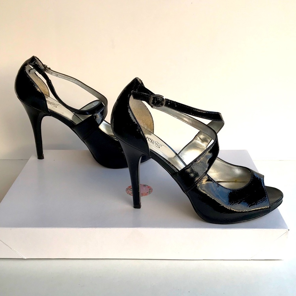 Carlos Santana Black heels Sandals Size 7